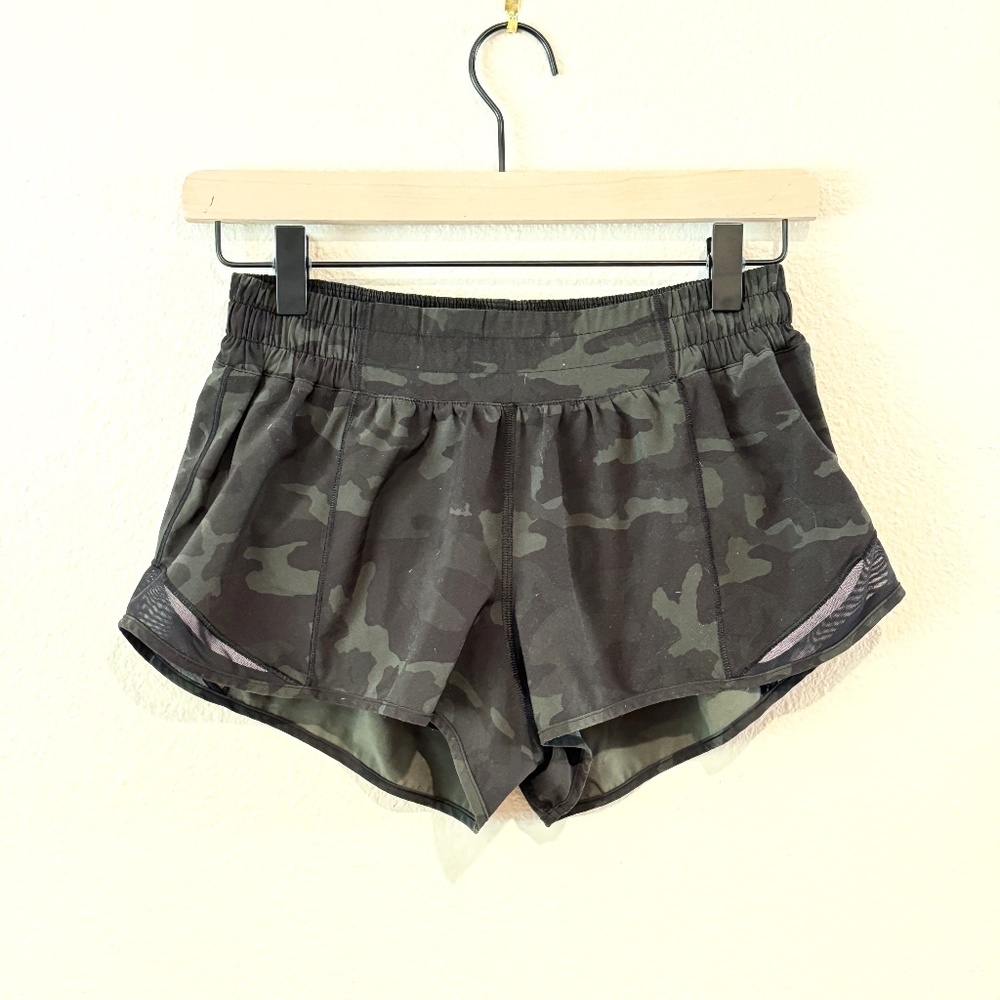 Lululemon Hotty Hot Low Rise Lined Short 2.5"